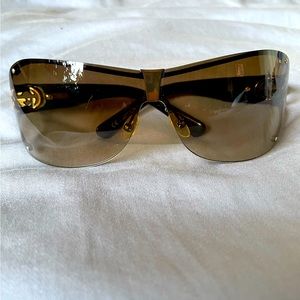 💜OFFERS💜 - Gucci sunglasses!!